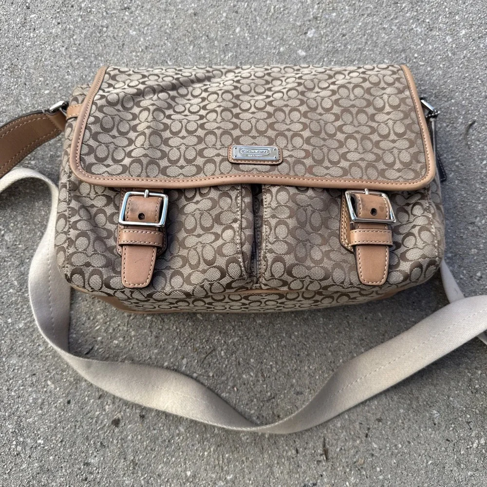 Coach Signature Small‎ Messenger Bag Jacquard Khaki/Camel HANDBAG PURSE F70283